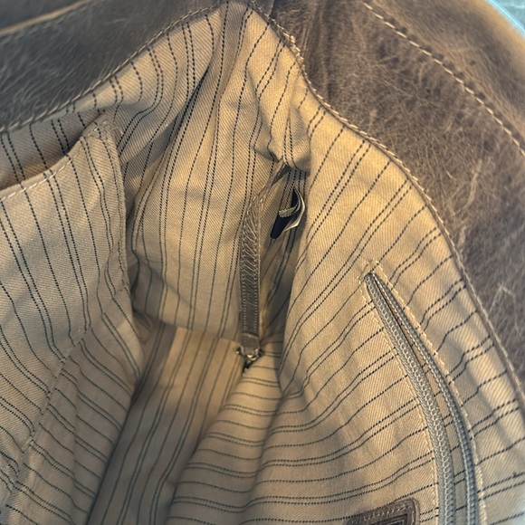 Frye Melissa Hobo bag in Ice/ grey shoulder or crossbody - Picture 9 of 16